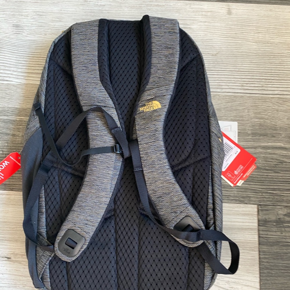 The North Face Isabella Backpack - Picture 3 of 8